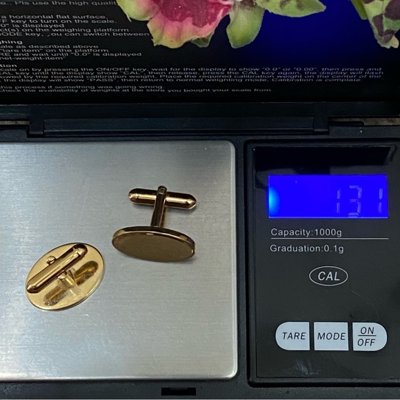 Vintage Unsigned Brushed Gold-tone Oval Cufflinks - Picture 10 of 11